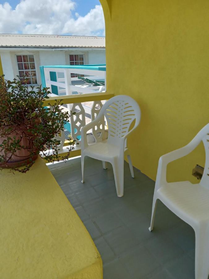 Michand Guest Apartments- Cozy One Or Two Bedroom- 5 Walk Minutes From Airport 10 Mins Drive To Oistins Or Beach Christ Church Exterior foto