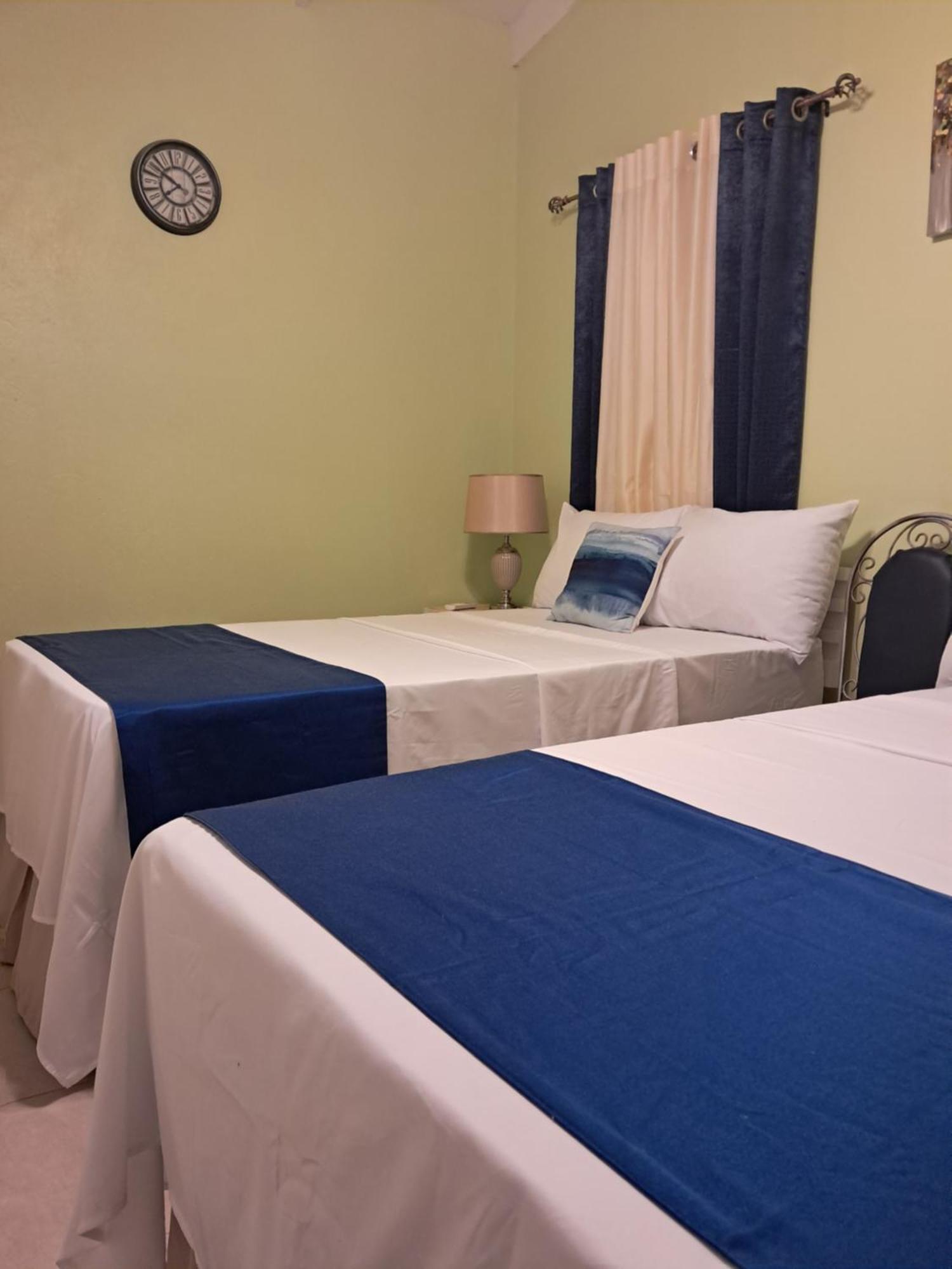 Michand Guest Apartments- Cozy One Or Two Bedroom- 5 Walk Minutes From Airport 10 Mins Drive To Oistins Or Beach Christ Church Exterior foto
